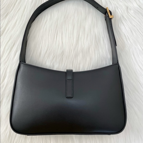 Saint Laurent Black HOBO BAG IN SMOOTH LEATHER - Picture 5 of 12